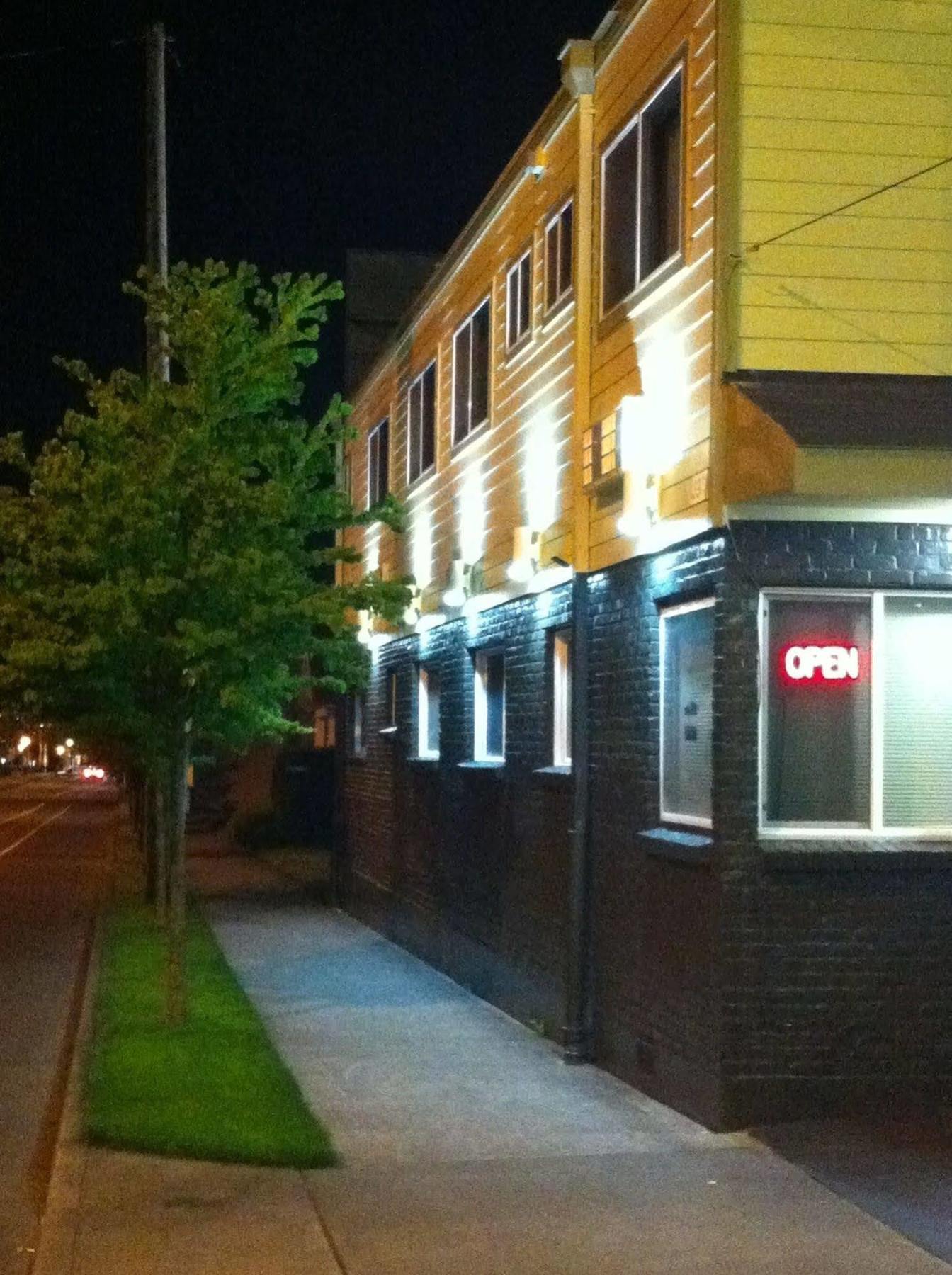 Economy Inn Portland Exterior photo